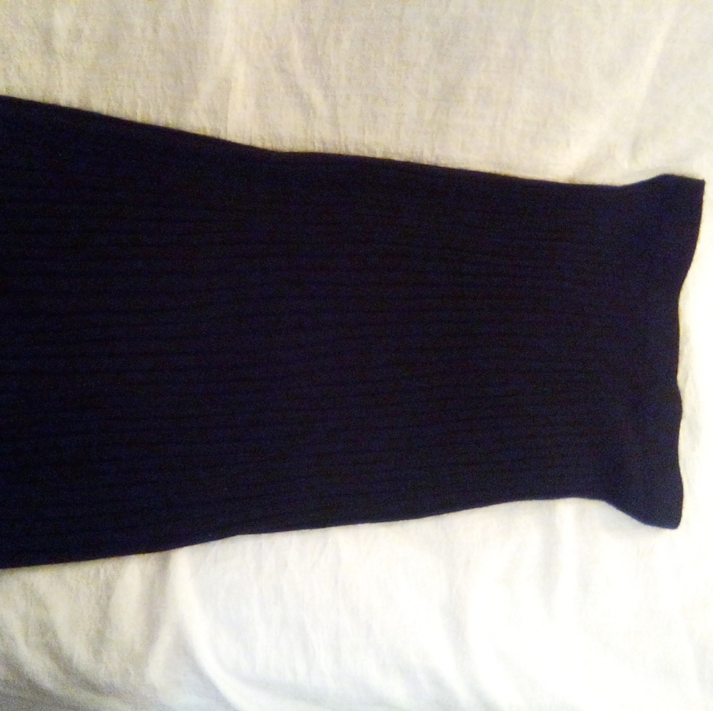 Long, blk pleated acrylic/polyester blend, Truth by Republic, skirt.